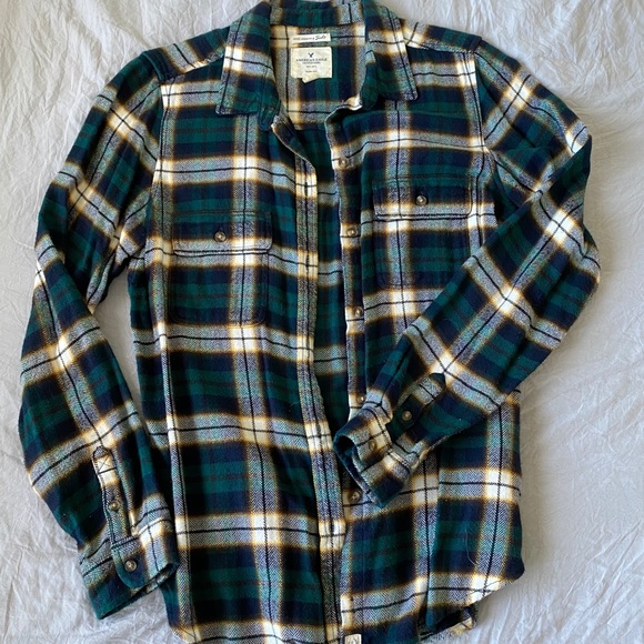 American Eagle Outfitters Tops - Green plaid flannel
